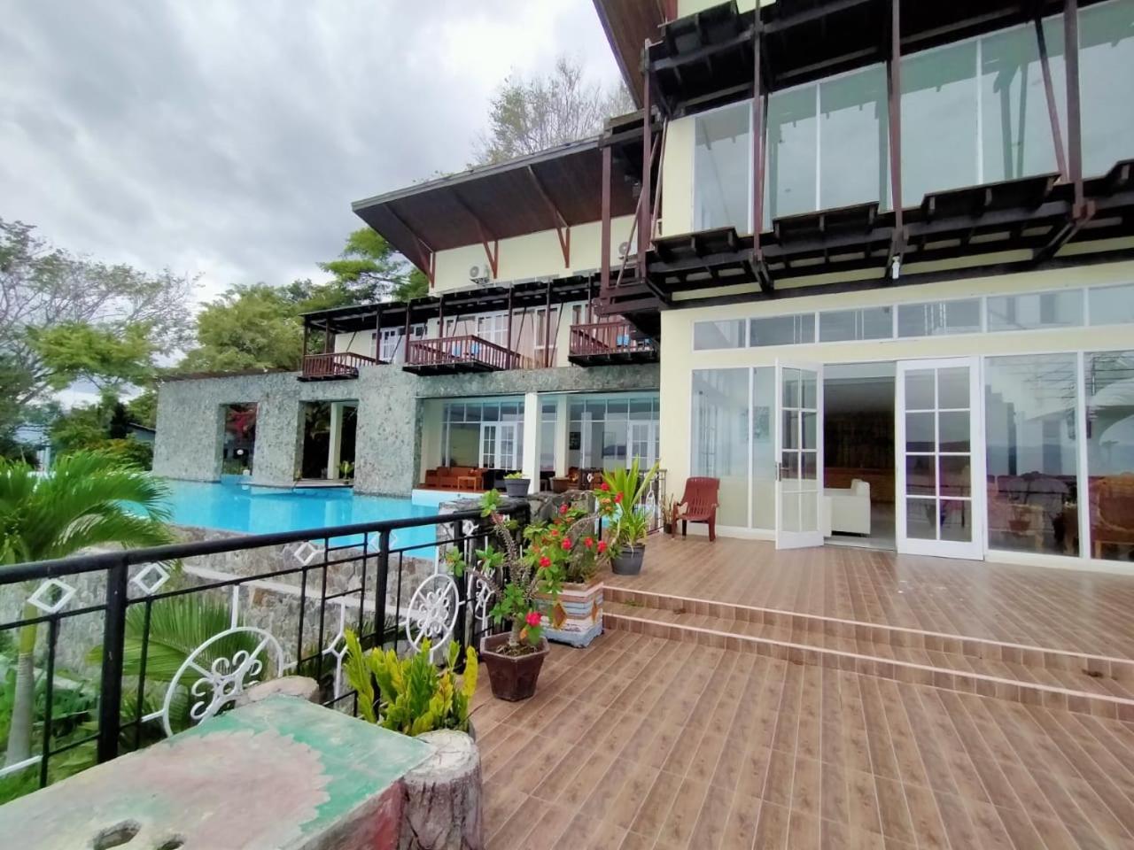 Tiara Bunga Hotel & Villa Балиге Экстерьер фото